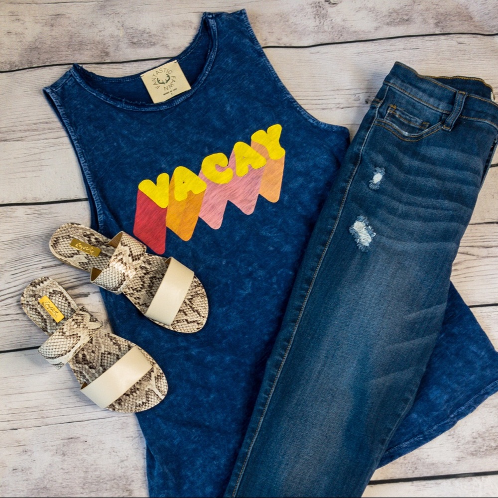 Vibrant Distressed Jeans NWT - Picture 2 of 3